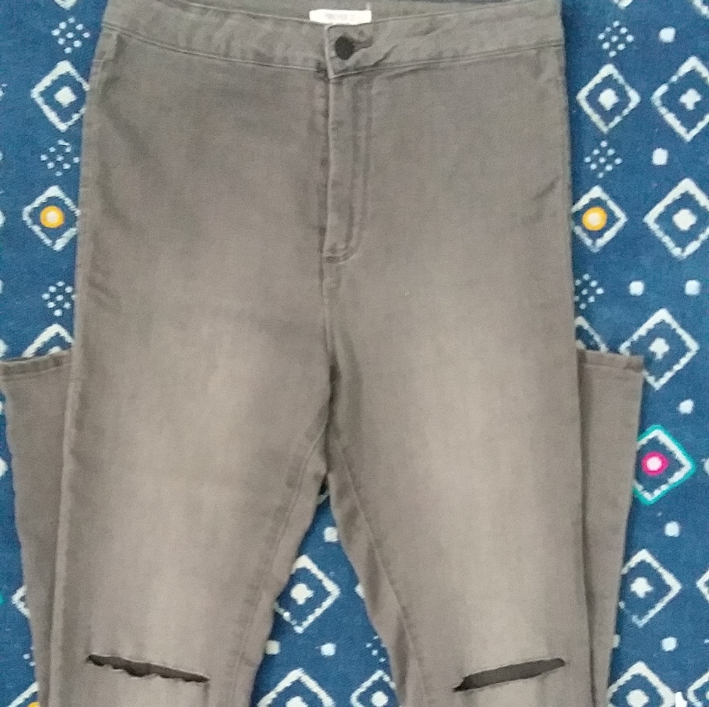 Gray denim high-waisted distressed Jeans